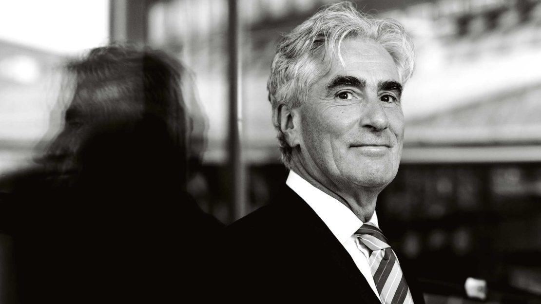"På grund av språket och även på grund av utmattning, så läser jag mer och mer deckare, vilket jag aldrig har gjort förr", säger Gerald Leitner. Foto: Mark David.