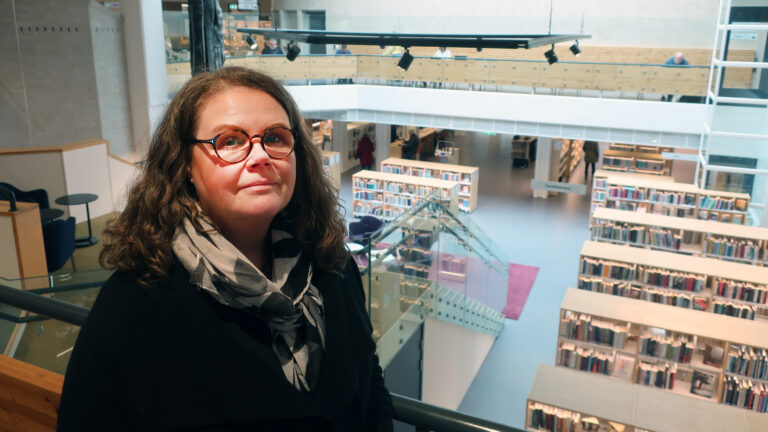 Catharina Elofsson på Ängelholms stadsbibliotek.