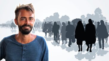 Porträttbild på Carlos Rojas framför en bakgrundsbild på flyktingar som är illustrerard.