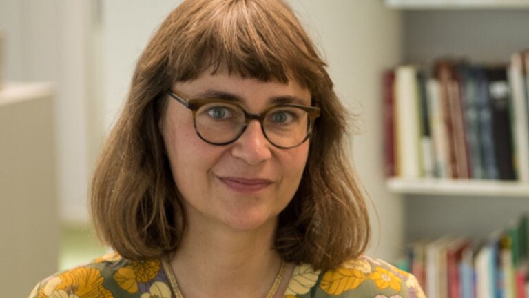 Porträttbild på Eva Häusner